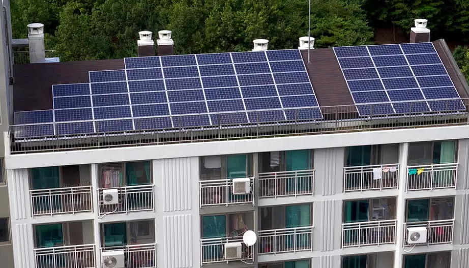 Rooftop solar installation pic